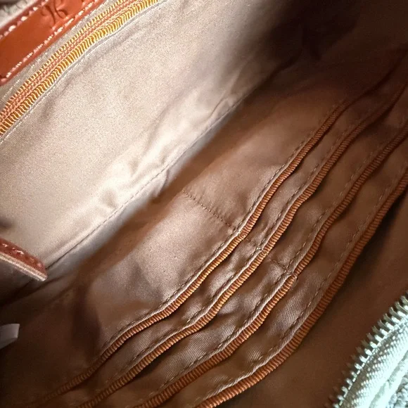 HOBO Crossbody NWT- Light Tan with Gold (Paulette Small Crossbody) - Picture 8 of 9